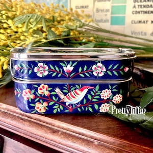 Beautiful lunchbox. 
three compartment lunchbox. 
eco snack tin 
stainless steel lunchbox