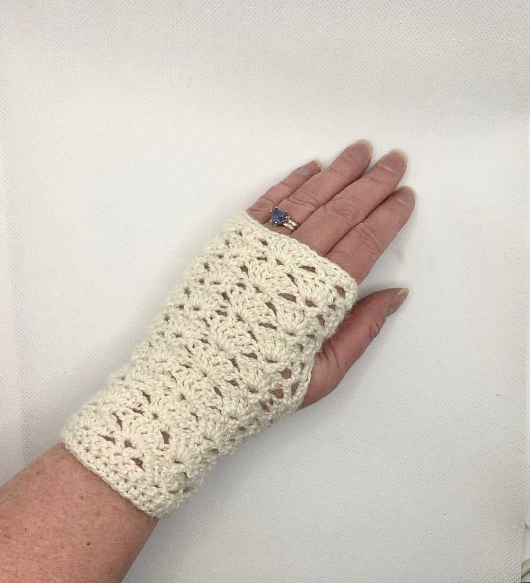 Fingerless Lace Trim Gloves