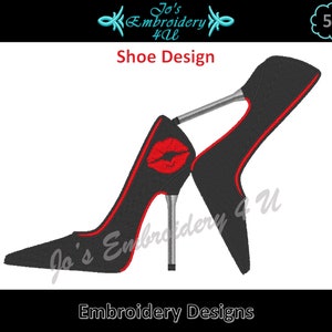 Peut inclure: Broderie d'une chaussure à talon haut noire avec un motif de lèvres rouges sur le côté. Le motif mesure 5x7 pouces.