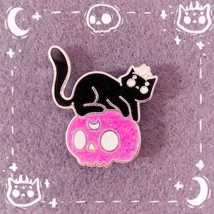 Nox with Skull Hard Enamel Glitter Pin (0.8“)