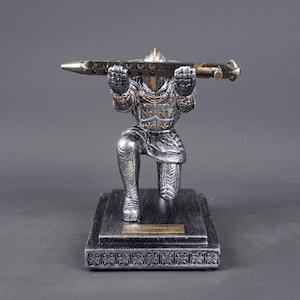 Personalized Medieval Knight Pen Holder – Custom Engraved Brass Nameplate