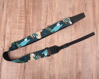 Correia de ukulele personalizada com preguiça e pontas de couro | Correia de ukulele fofa | presentes de ukulele