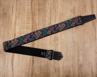 Gepersonaliseerde Boho paisley gitaarband met leren uiteinden | gitaarcadeaus, afstudeercadeau