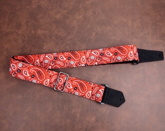Gepersonaliseerde rode bandana paisley gitaarband met leren uiteinden