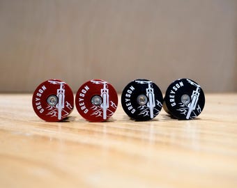パーソナライズされた刻印入り自転車ハンドルバーエンドプラグ - ブラック、レッド、レインボー