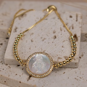 Miraculous Medal Bracelet Gold Plated, Mother of Pearl Catholic Bracelet, Virgin Mary Jewelry, Confirmation Gift, Virgin Mary Bracelet