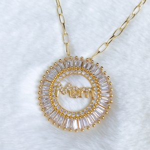 Gold Mom medal necklace, Mom jewelry, gift for mom, mom jewelry, mothers day gift, mom pendant, mom to be necklace