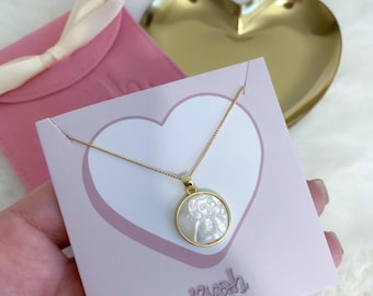 Mother of pearl guardian angel necklace, angel medal, angel necklace, religious necklace, catholic gift, catholic jewelry, Baptism gift