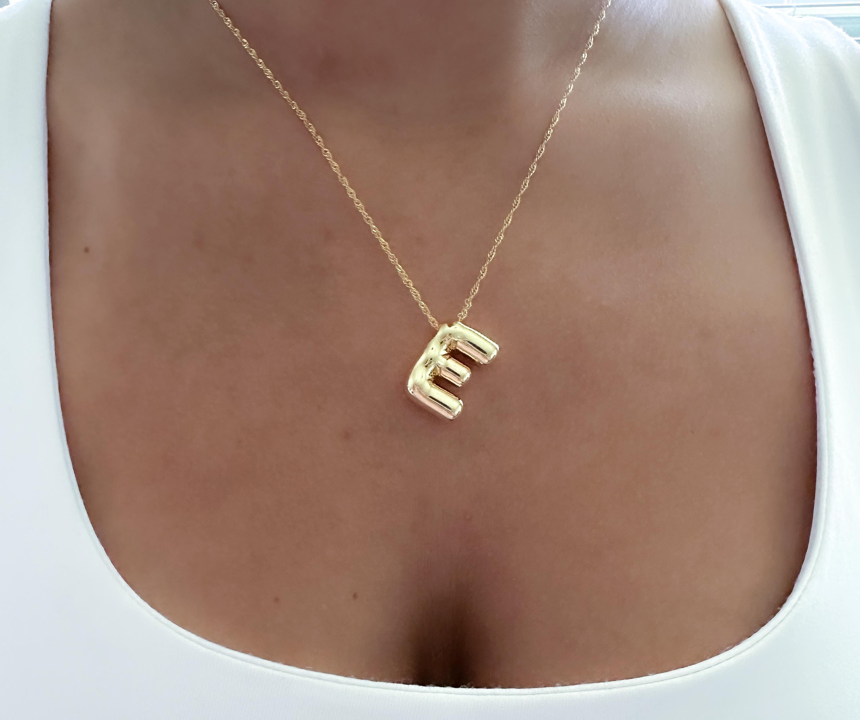 Collana con lettera a palloncino in oro, collana con iniziale gonfia, catena riempita in oro 18 carati, regalo di gioielli alla moda per lei - Italia