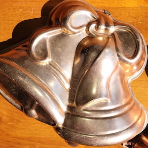 Vintage Collectible Celebratory Bells Cake Baking Mold Christmas Wedding Bells Tin Baking Pan Copper Jello Mold Vintage