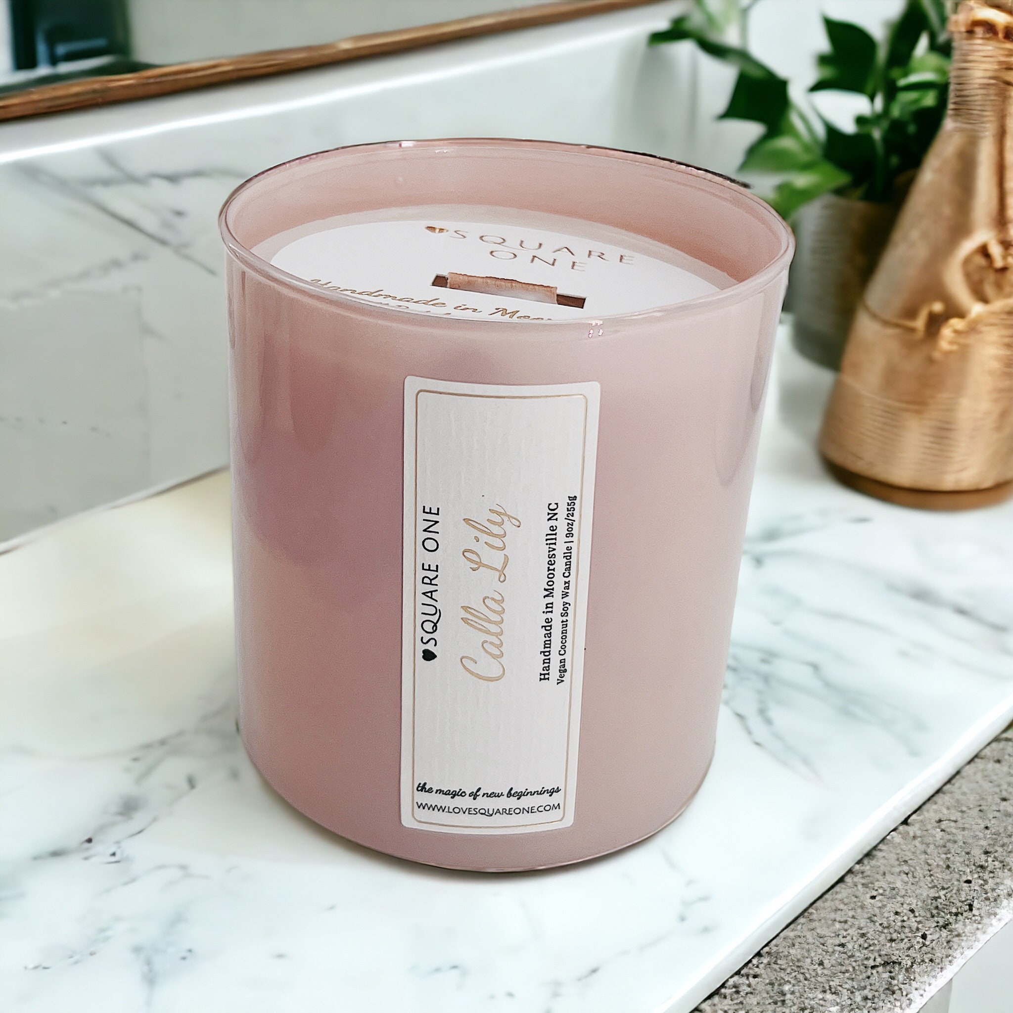 Calla Lily Wood wick candle - Vegan Coconut Soy wax - 9oz