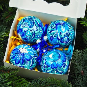 Ukrainian ornaments with Petrykivka painting, Hand painted baubles set of 4/5/8 pcs, Christmas gift for grandparents, Blue xmas tree decor