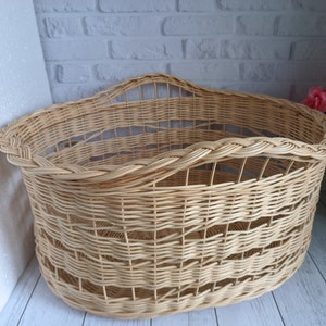 Wicker Oval Laundry Basket - Large Natural Rattan Storage Basket with Handle