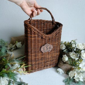 Rustic Style Woven Hanging Basket for Entryway – Brown Door or Wall Decor
