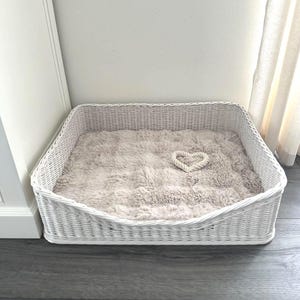 Custom Rectangular Pet Bed, Personalized Wicker Basket, Dog and Cat Bed, Small Pet Basket, Natural Materials, Handmade Pet Furniture