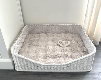 Custom Rectangular Pet Bed, Personalized Wicker Basket, Dog and Cat Bed, Small Pet Basket, Natural Materials, Handmade Pet Furniture