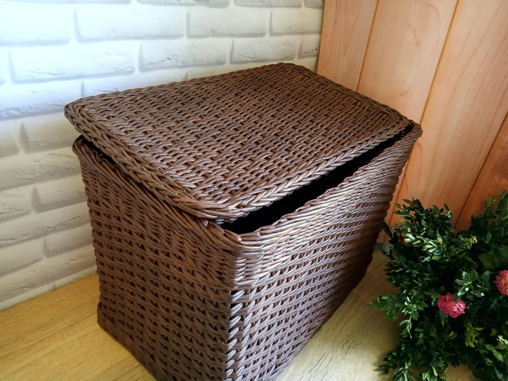 Large Beautiful Basket, Organizer. Wicker Box With Lid for Clothes