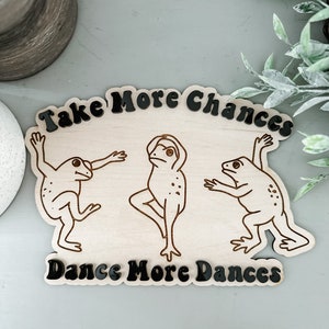 3D Zeichen SVG, Take More Chances Zeichen, Glowforge SVG-Datei, Boho Laserdatei, groovy Laserdatei, Retro Laserdatei, 3D Zitat SVG, Inspirational