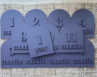 Monochrome Baby Monthly Milestone Cards | Modern Minimalist Baby Photo Props | Neutral Baby Shower Gift | Black and White Baby Milestone Set