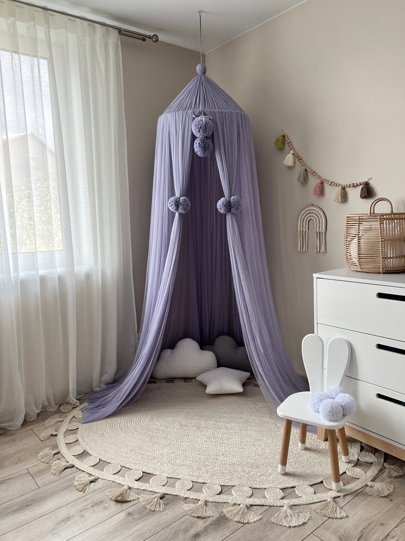 Canopy with 2+4pompoms