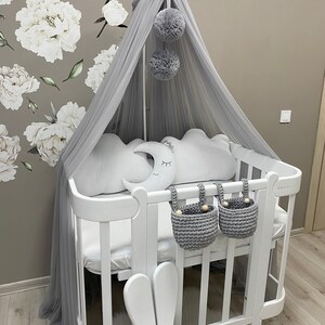 Grå grafitfärgad babybaldakin, specialanpassad baldakin, barnkammare, spjälsängshimlen, sänghimlen för barn, pom-pom-himlen, myggnät bild 5