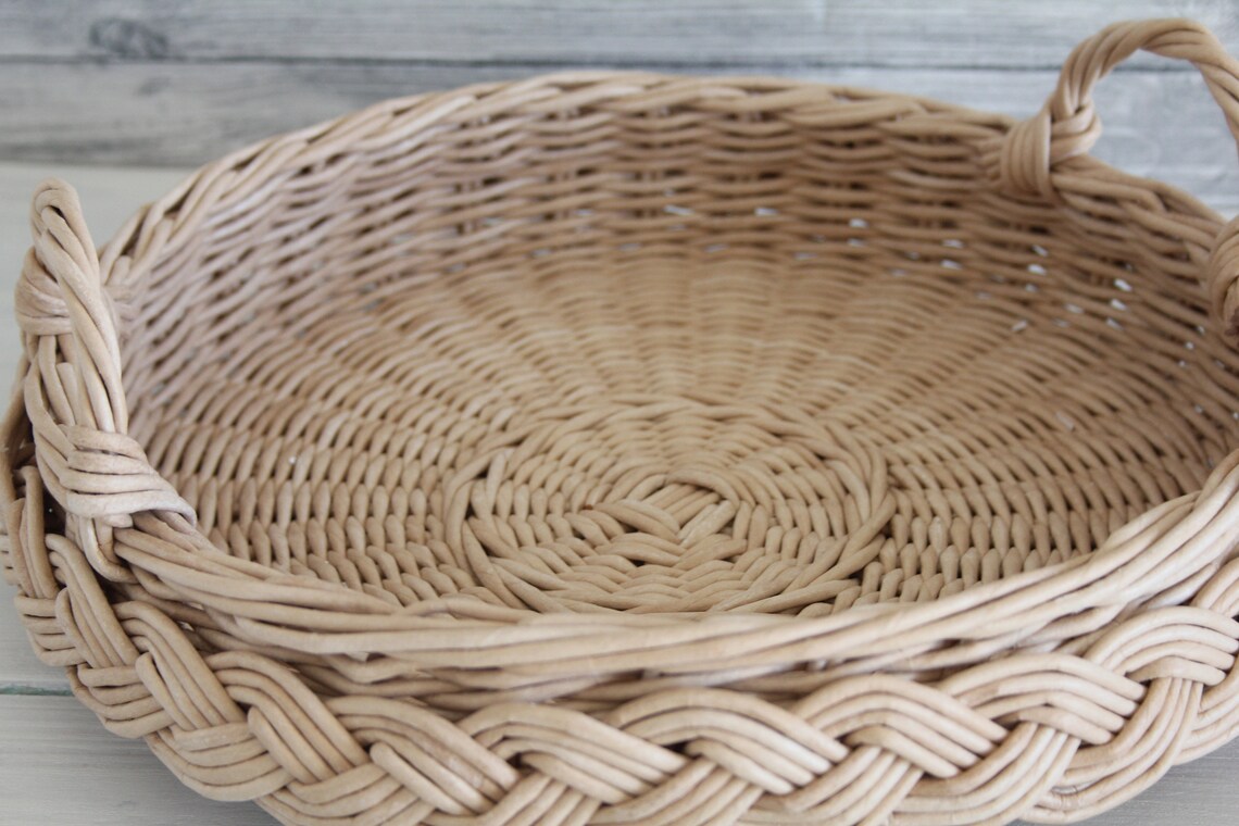 Breakfast tray Round wicker tray with handles Rustic style ...