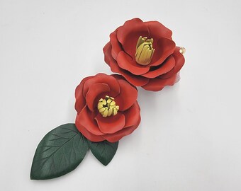 Ultra‑Realistic Red Leather Korean Fire Camellia Purse Charm: Red Flower Key Chain