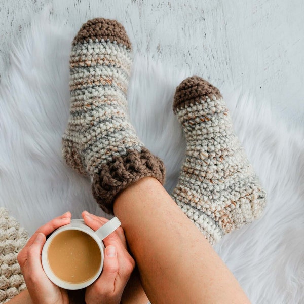 Crochet Pattern / Slipper Socks for Adults / Unisex Chunky Crochet Socks / Soft / Warm / Durable Socks / Snuggly Slippers Socks Pattern PDF