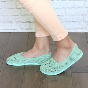 Crochet Pattern / Lightweight Slippers With Flip Flop Soles / Crochet Summer Slippers / House Shoes / Women's Crochet Slippers Pattern PDF