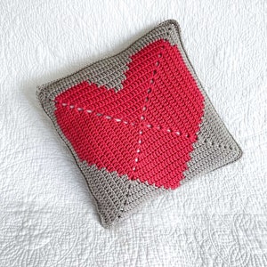 Crochet Pattern / Granny Square Heart / Easy Crochet Cushion / Valentine's Day / Housewarming / Gift Idea / Heart Pillow Pattern PDF