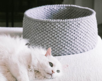 Crochet Pattern / Cat Bed / Dog Bed / Machine Washable / Modern/ Faux Fur Pet Bed / Cat Cave / Easy / Harbor Pet Bed Pattern PDF