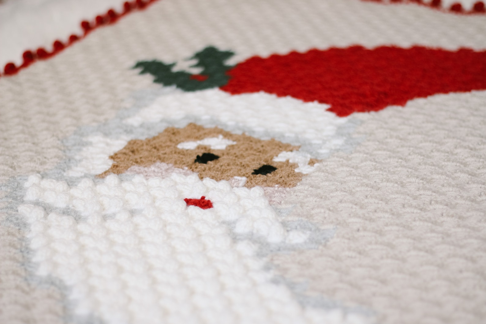 Crochet Pattern / Corner to Corner Santa Blanket / Christmas Etsy