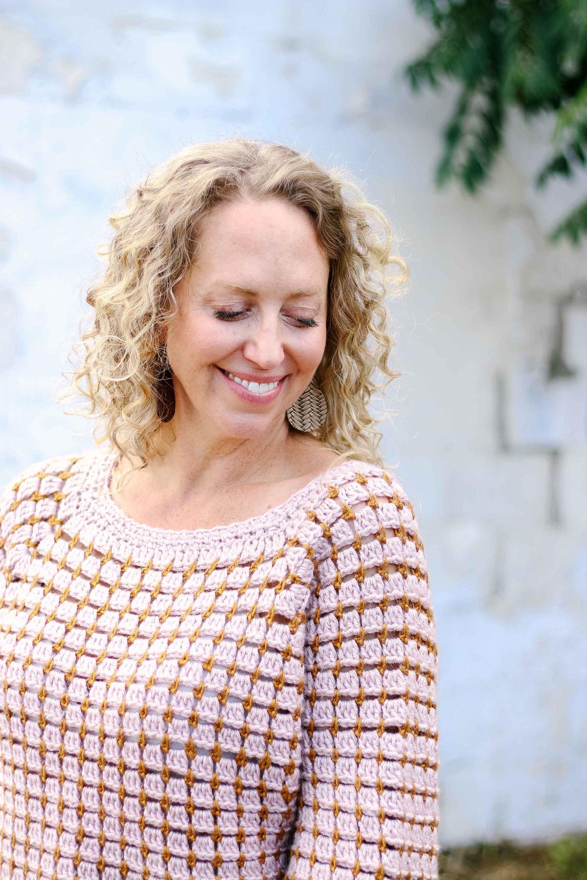 Crochet Pattern + VIDEO / Beginner Raglan Pullover / Top Down Crochet ...