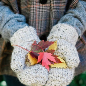 Crochet Pattern / Chunky Crochet Mittens / Easy Mitten Pattern / Beginner Crochet Mittens / Gift Idea / 3 Hour Mittens Crochet Pattern PDF image 4