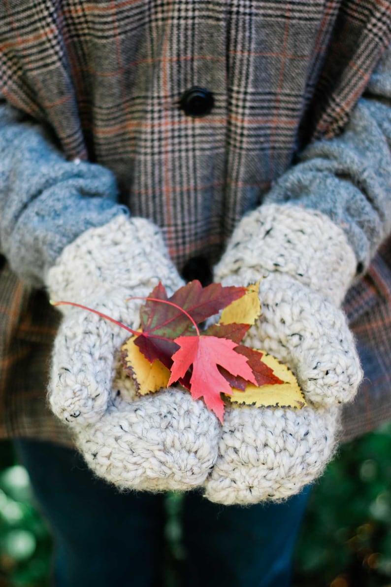 Crochet Pattern / Chunky Crochet Mittens / Easy Mitten Pattern / Beginner Crochet Mittens / Gift Idea / 3 Hour Mittens Crochet Pattern PDF image 4