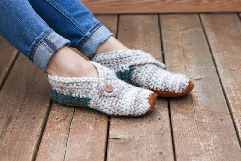 Crochet Pattern / Beginner Crochet Slippers with Leather Soles / Warm Crochet Slippers / House Shoes / Sunday Slippers Crochet Pattern PDF image 3