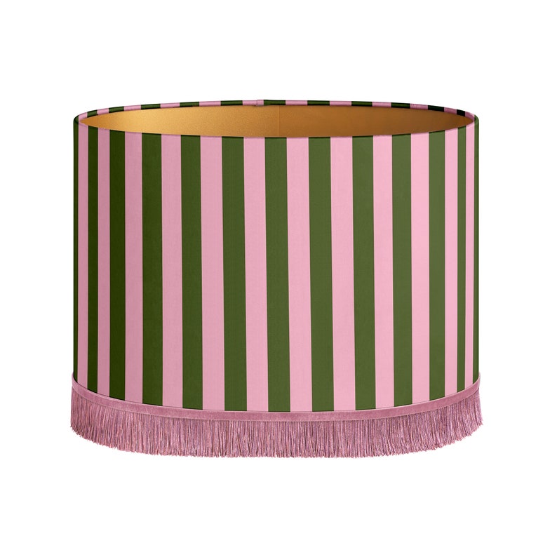 Abat-jour Jackie Pink Imprimé rayé Fait main Luminaire Déco Coton biologique Tissu Décoration de chambre Ovale Rond With fringe