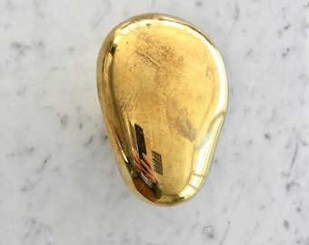 Solid sand-cast brass PEBBLE (nr8) Door Knob.