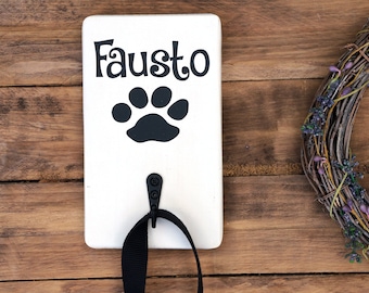 Dog leash hanger with name, dog leash wooden hanger, dog lovers present, personalized dog leash holder, dog leash wood sign