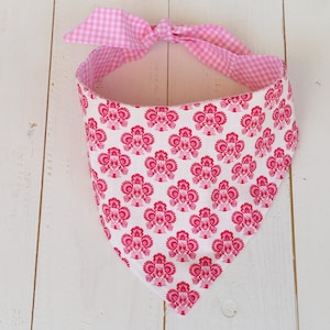 Dog bandana in white and red, Bandana for dog, tie on dog Bandana, gift for dogs, Puppy Bandana, Tie on Bandana, dog gift,pet Scarf,