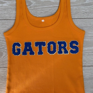 Custom college tanktop met chenille-shirt| universiteitsbedfeestje