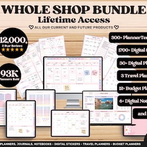Op de afbeelding: Een digitale plannerbundel met een roze en witte kleurstelling. De bundel bevat meer dan 12.000 vijfsterrenrecensies, 93.000 verkochte planners, meer dan 300 plannertemplates, meer dan 1700 digitale stickers, meer dan 30 digitale planners, 3 reisplanners, meer dan 12 budgetplanners, meer dan 6 digitale notitieboekjes en meer. De tekst "Whole Shop Bundle Lifetime Access" staat bovenaan de afbeelding. De tekst "All our current and future products" staat onder de titel. De tekst "Creative Dreamers" staat onderaan de afbeelding.
