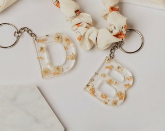 Custom Resin Initial Keychain - Floral Gold Flake Keychain with Dried Flowers