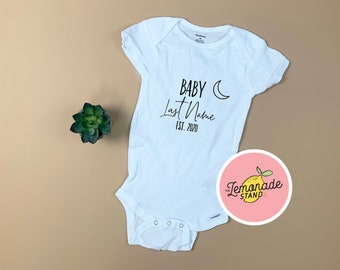 Pregnancy Announcement Onesie, Last Name Onesie | Newborn Hippy Onesie | Baby clothes | Onesie | Happy baby | Boho baby