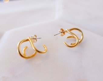 Gold Earrings for Women or Earrings for Teen Girls IBEEDOW Split Huggie Earrings Sterling Silver Earrings Yellow White 14k Gold Plated Hoop Earrings Matte