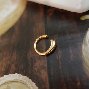 Gold Ohrmanschette kein Piercing, geometrische einfache Ohrmanschetten, kleine Ohr Manschette Ohr wickeln, Streetwear Ohrmanschette, minimale Ohr Kletterer Ohrringe
