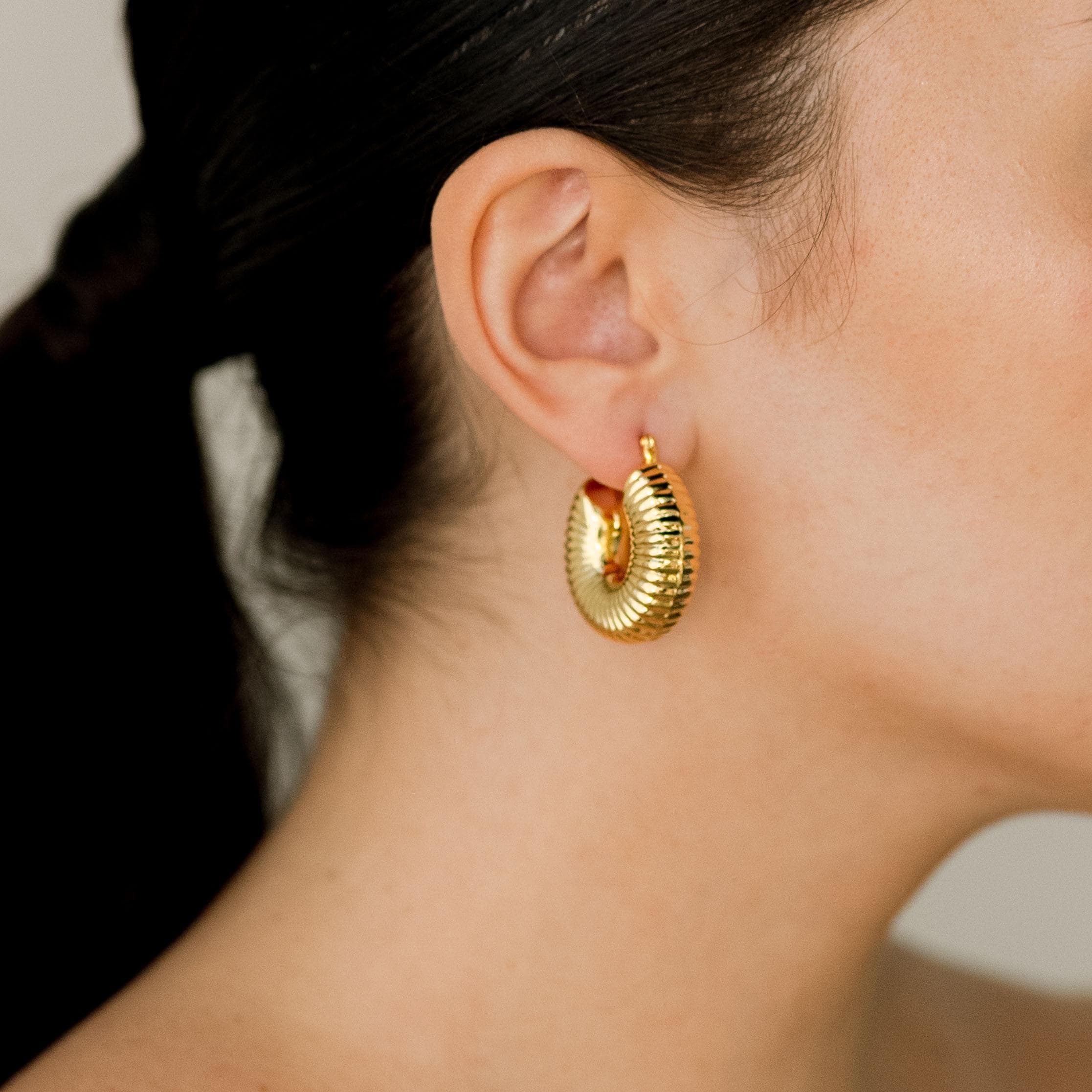 Orecchini da donna 18 K, orecchini Chunky da donna, spessi orecchini a cerchio per donne, leggeri Waterdrop Hollow Open Hoops, ipoallergenici placcati in oro, alla moda per donne e ragazze, Stor