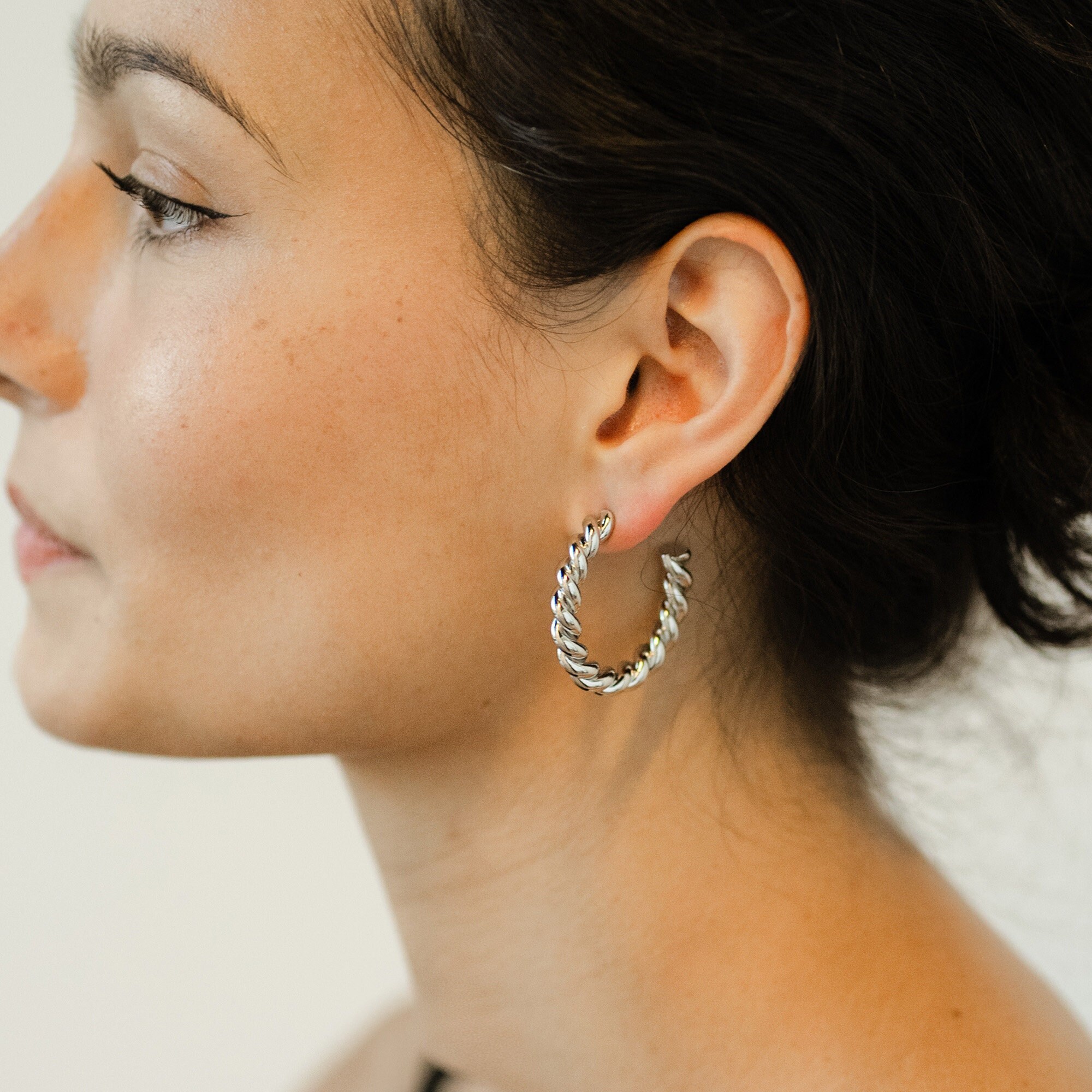 [HAESOOL] 韓国アクセ☆925silver☆Circular twist Earrings Amazon.com: ZELORES 925 Sterling Silver Twisted Hoop