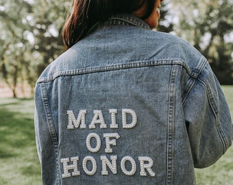 Personalisierte MAID OF HONOR Perlen & Strass Jeansjacke | Benutzerdefinierte Jacke | Mrs. Jacke | Boyfriend Fit Jeansjacke