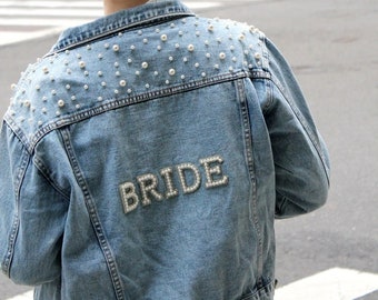 BRIDE Rhinestone y chaqueta de mezclilla perla / chaqueta nupcial personalizada / chaqueta personalizada de la señora Jean / esposa denim / chaqueta de boda / novia para ser